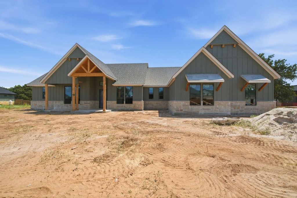 1048 Timber Hills Drive, Weatherford