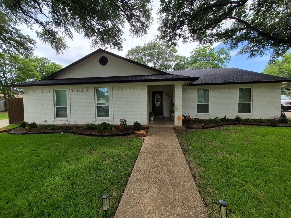 405 W Lindenwood Lane, Hewitt