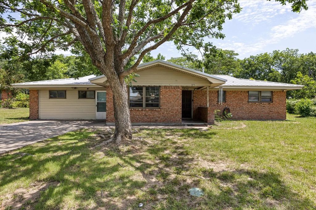 575 N Charlotte Avenue, Stephenville
