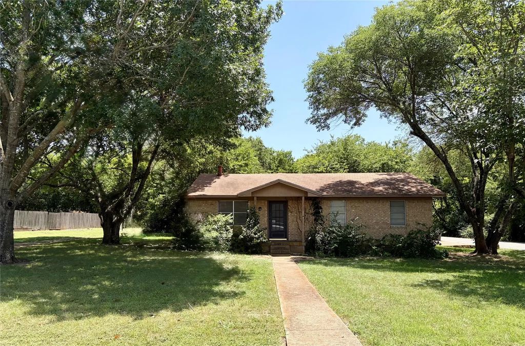 223 Sperry Lane, Red Oak
