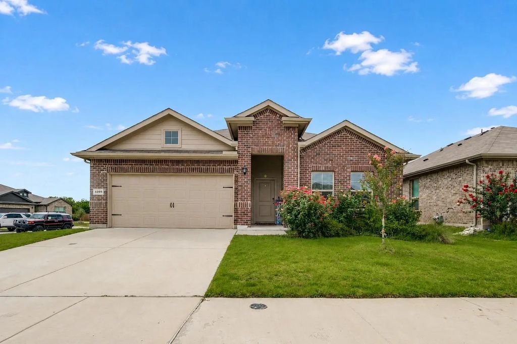 5201 Blue Night Drive, Fort Worth