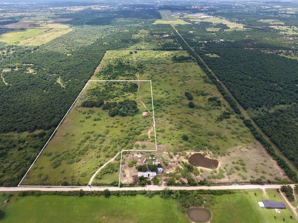 401 County Road 328, Eastland