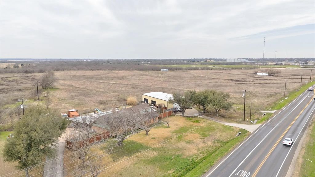 3674 E State Highway 243, Kaufman