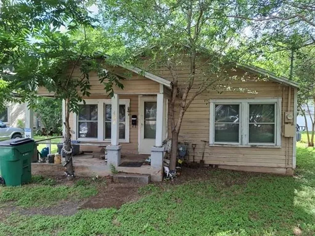 408 S Harrison Street, McGregor