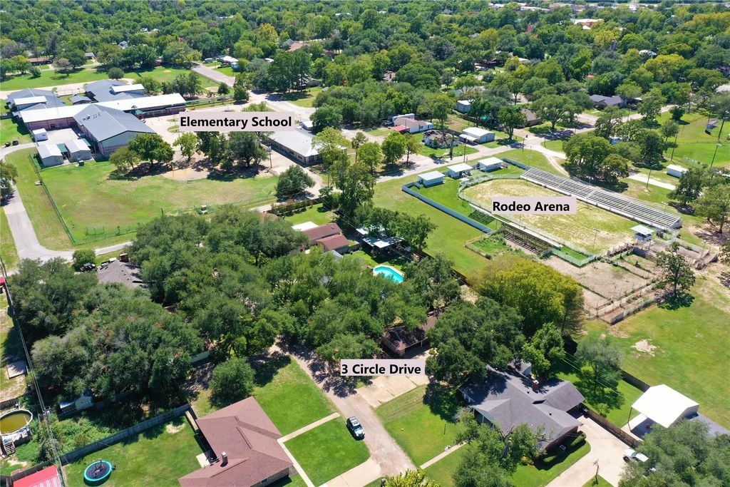 3 Circle Drive, Teague