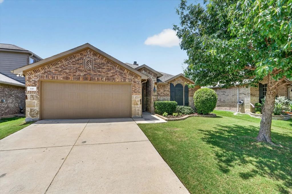 441 E Wishbone Lane, Fort Worth