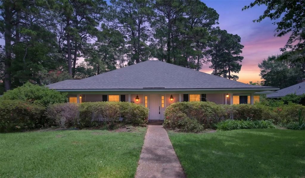 10005 Thornwood Drive, Shreveport