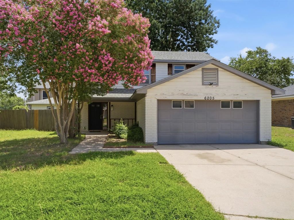 6205 Fernwood Drive, Arlington