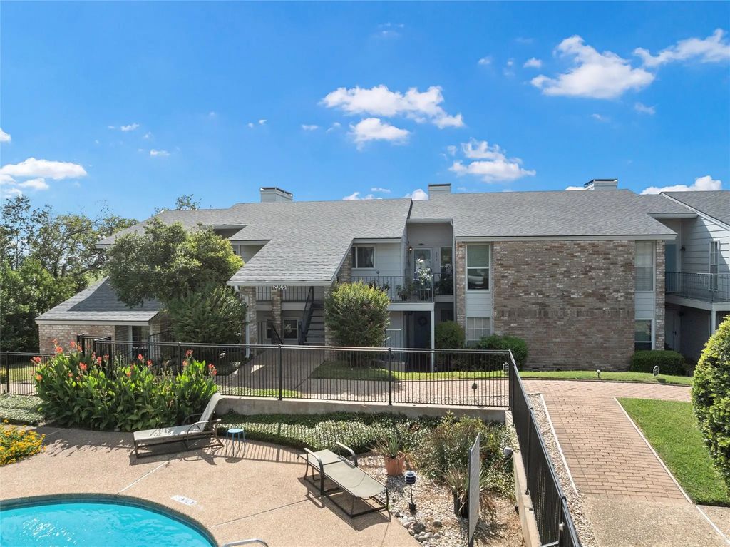 2905 Lake Shore Drive 204, Waco
