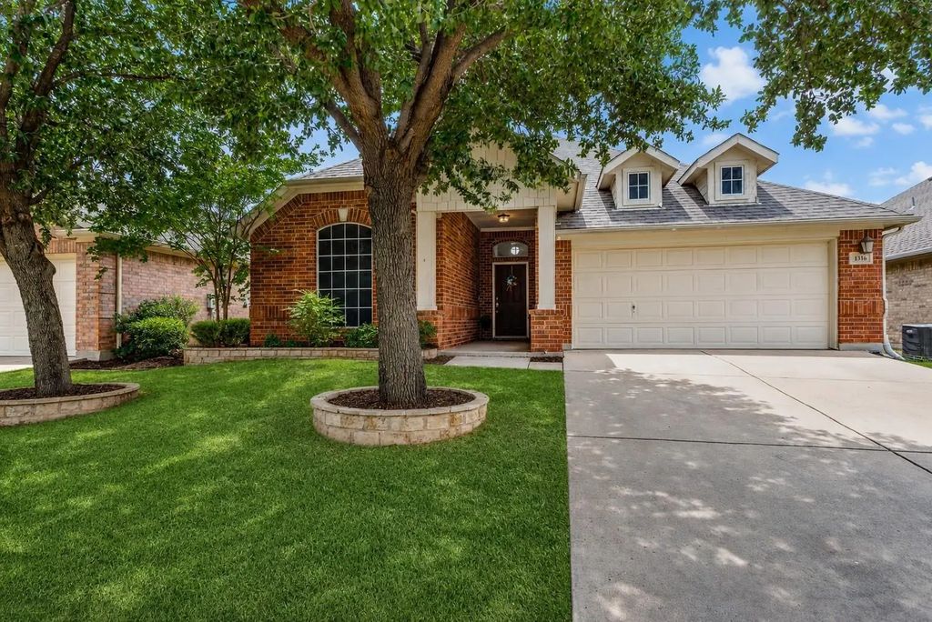 1316 Mountain Air Trail, Fort Worth