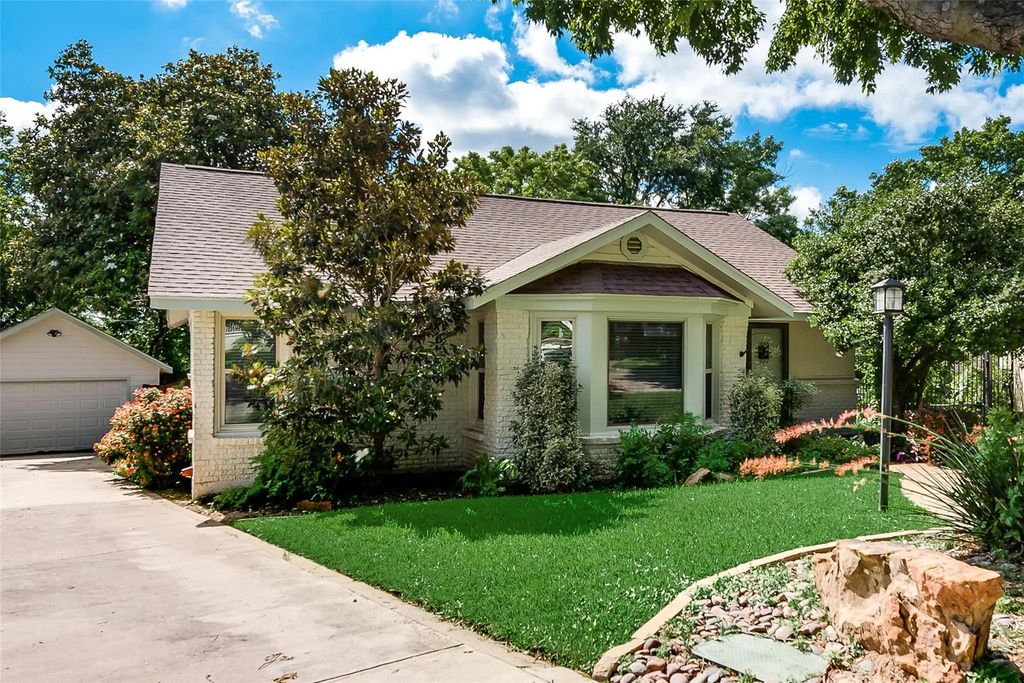 2536 Walsh Court, Fort Worth