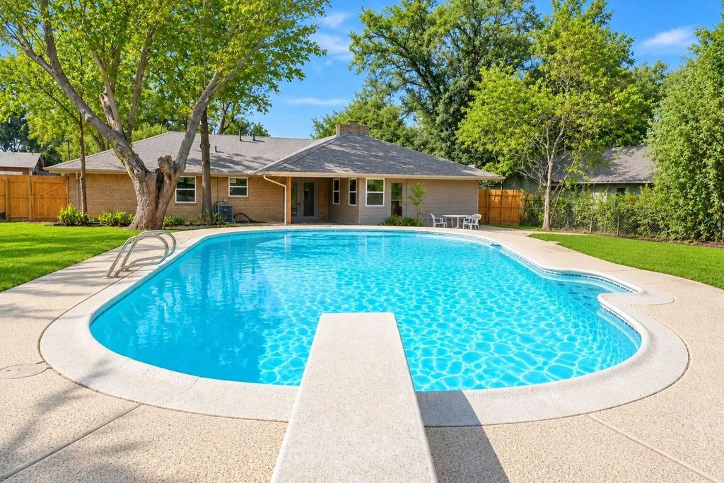 6451 Franwood Terrace, Fort Worth