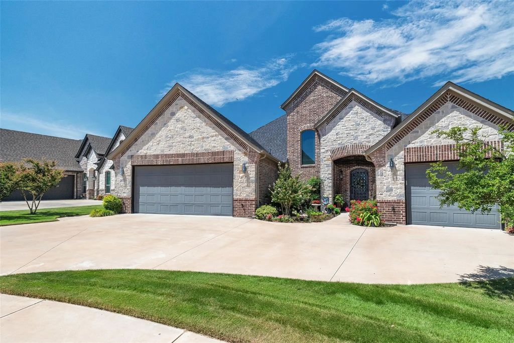 2021 Turnbury Court, Granbury