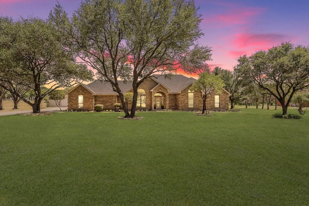 2305 Floyd Hampton Road, Crowley