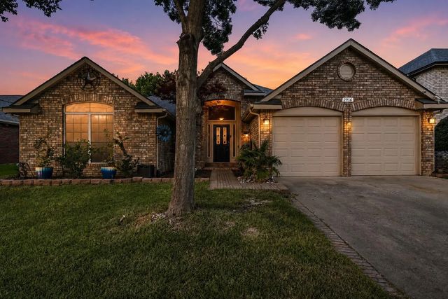 2916 Shadow Oak Court, Flower Mound