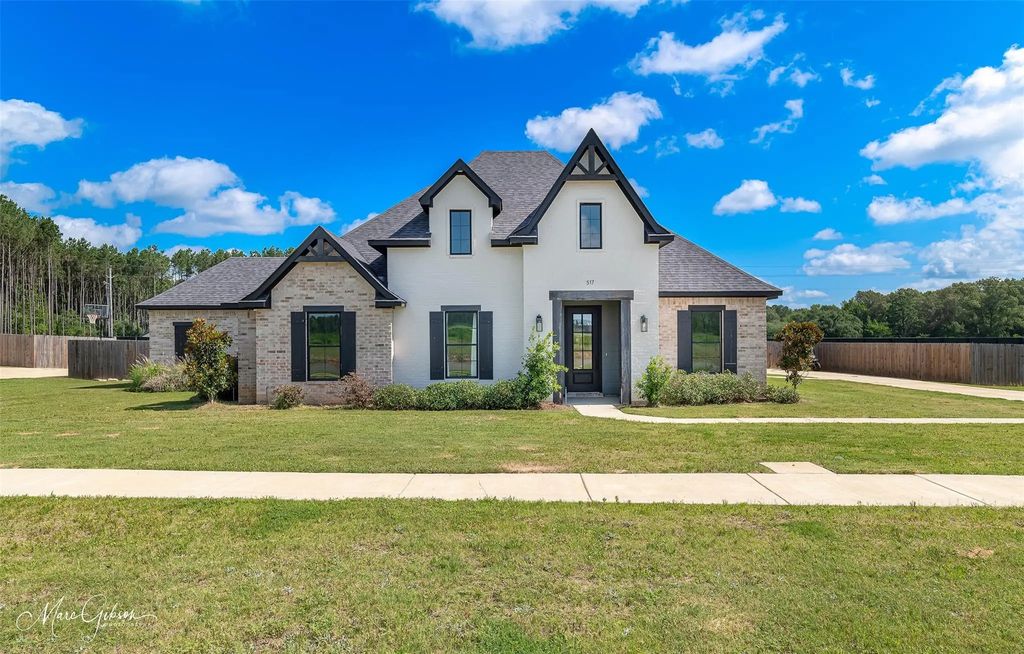 517 Hazel Park, Gloster