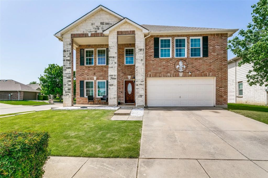 4548 Martingale View Lane, Fort Worth
