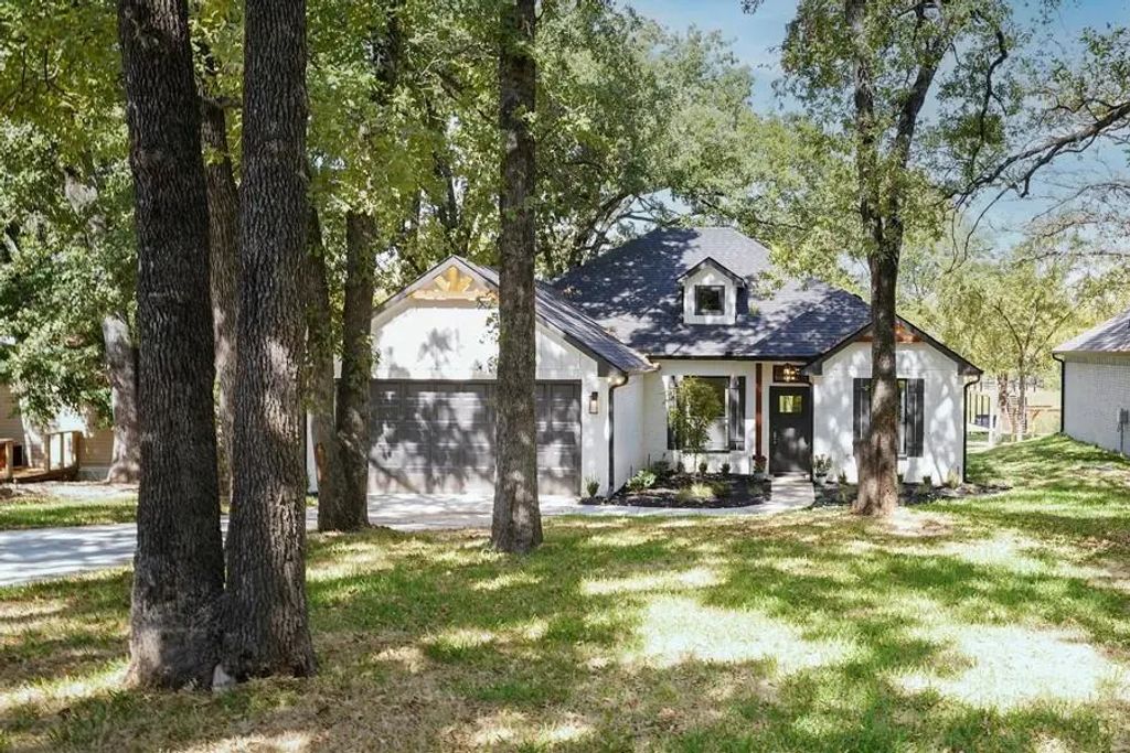 219 Ben Lacy Drive, Gun Barrel City
