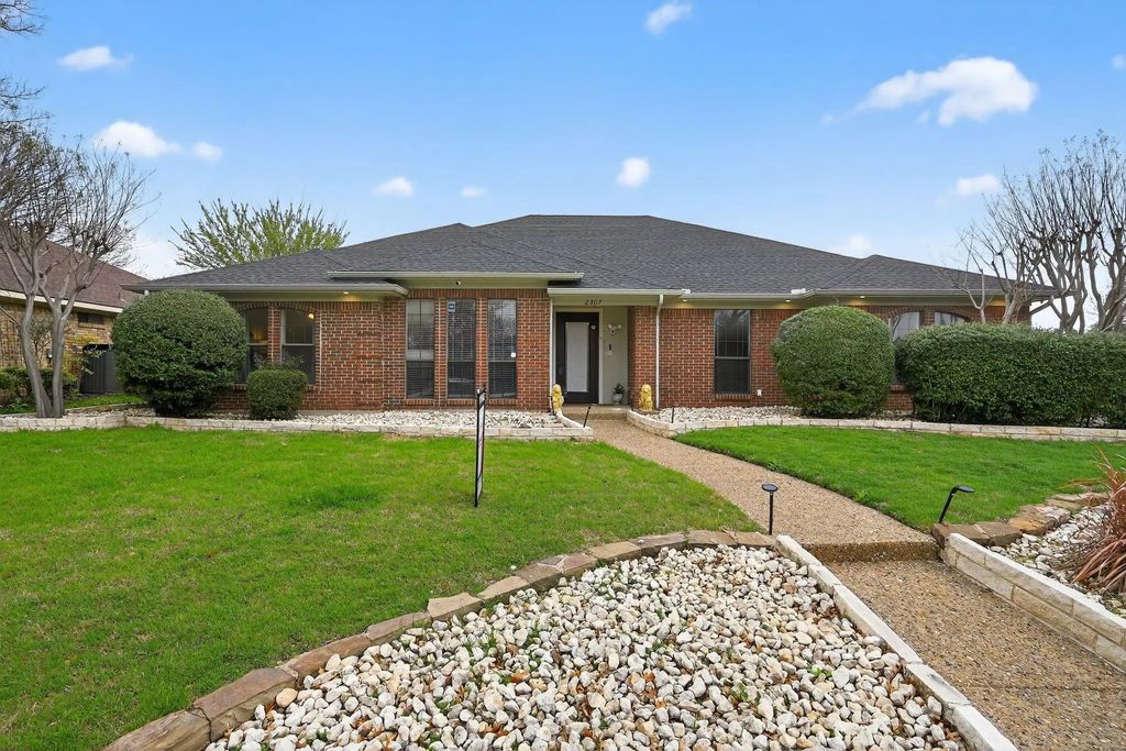 2307 Honeysuckle Drive, Richardson