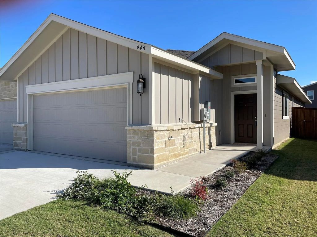 640 Blackland Drive, Venus