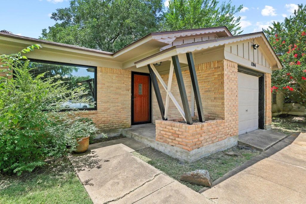 1704 W Birge Street, Sherman