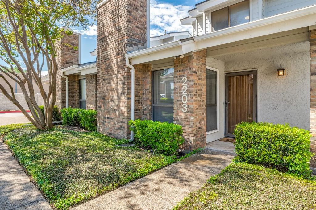 17490 Meandering Way 2203, Dallas