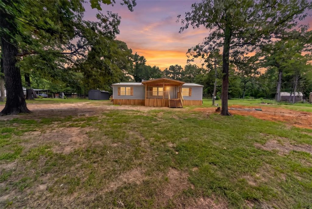 180 An County Road 4251, Palestine