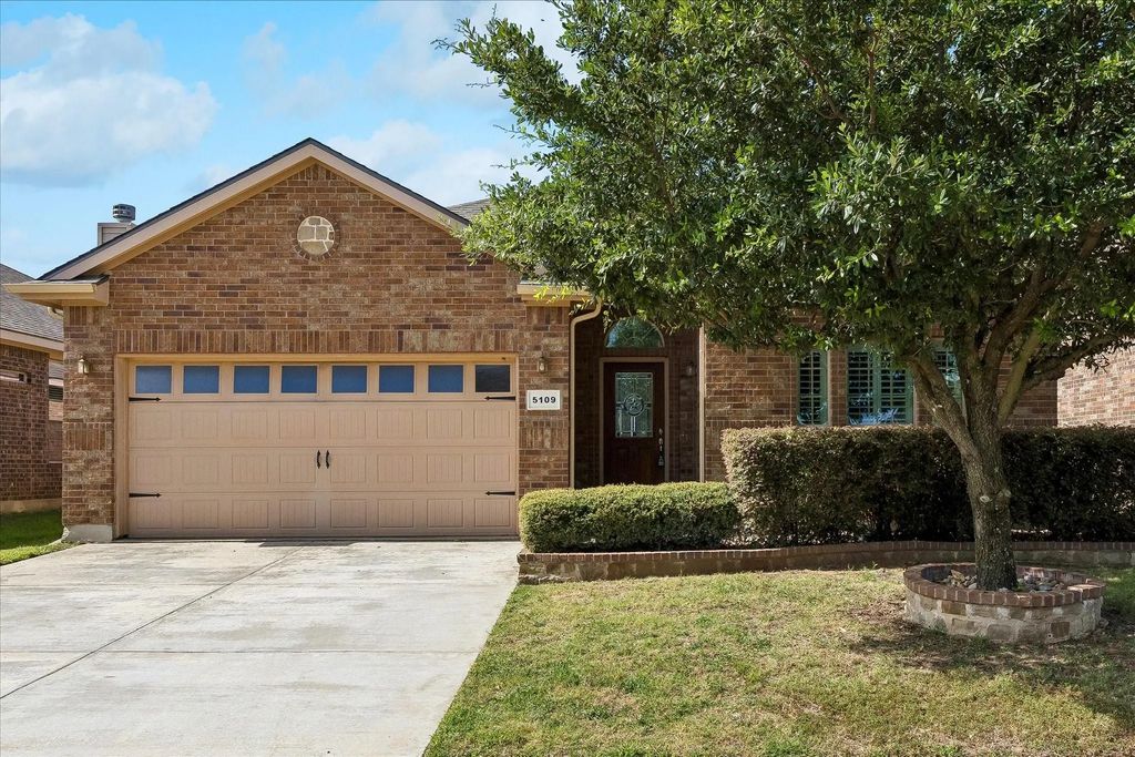 5109 Carnoustie Trail, Arlington
