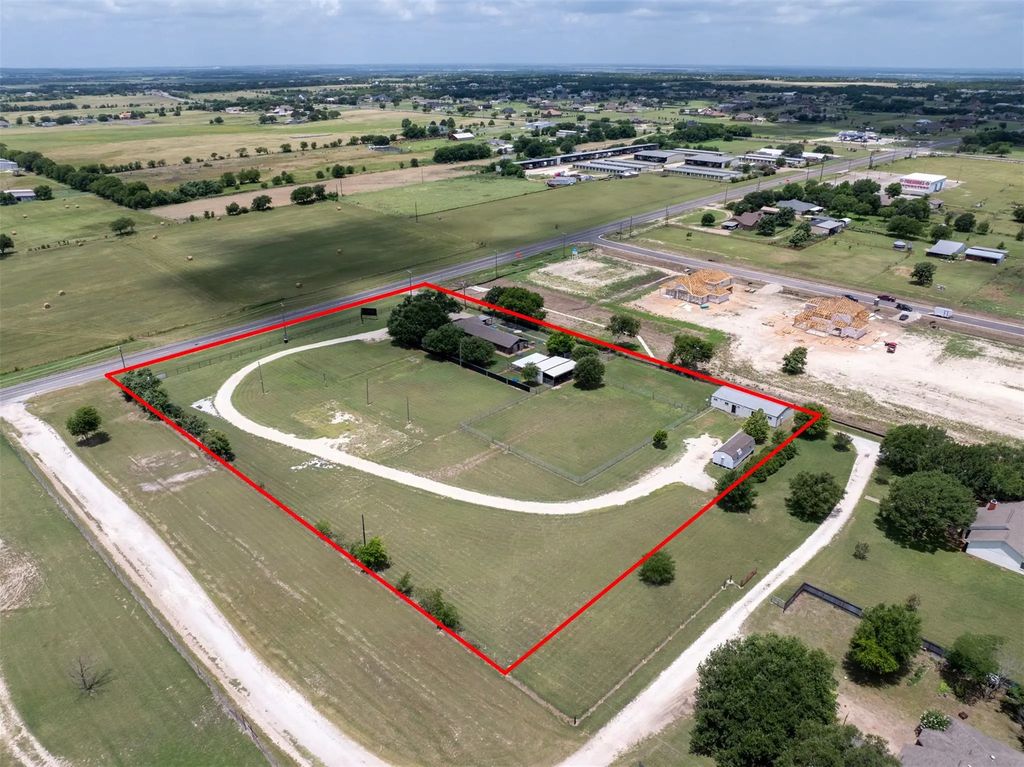 5327 Old Lorena Road, Lorena