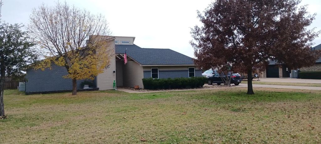 12 Cliff Drive, Mineral Wells