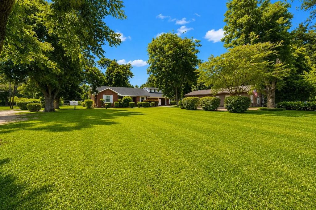 6142 Masonic Drive, Alexandria
