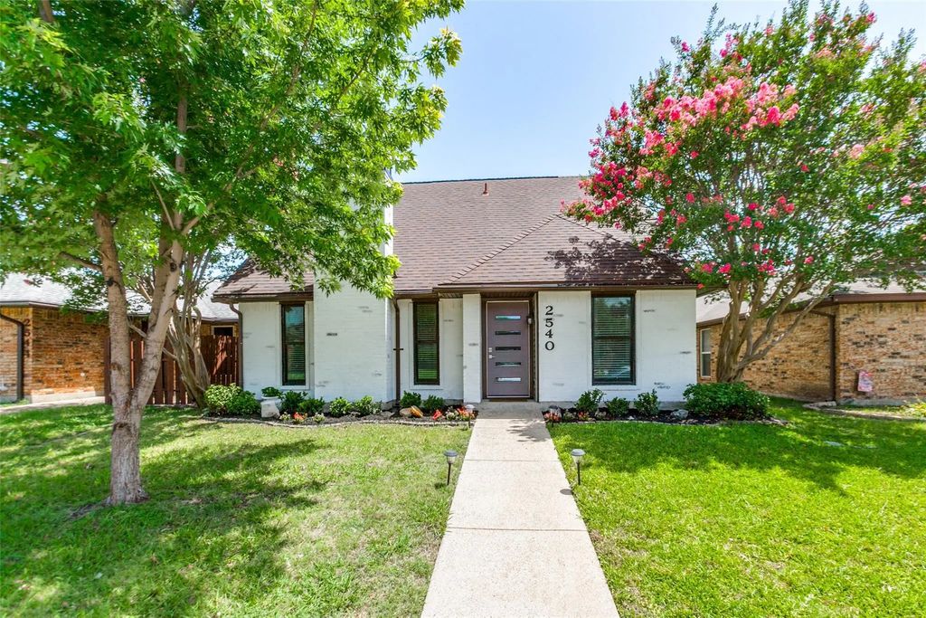 2540 Sunscape Lane, Dallas