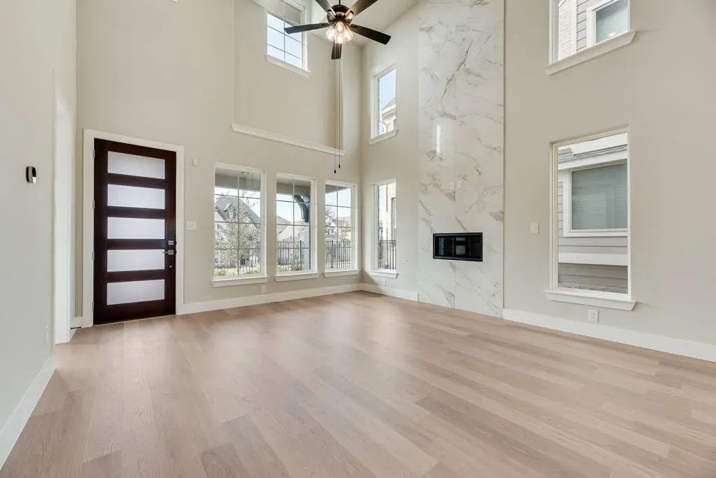 1525 Euclid Alley, Corinth