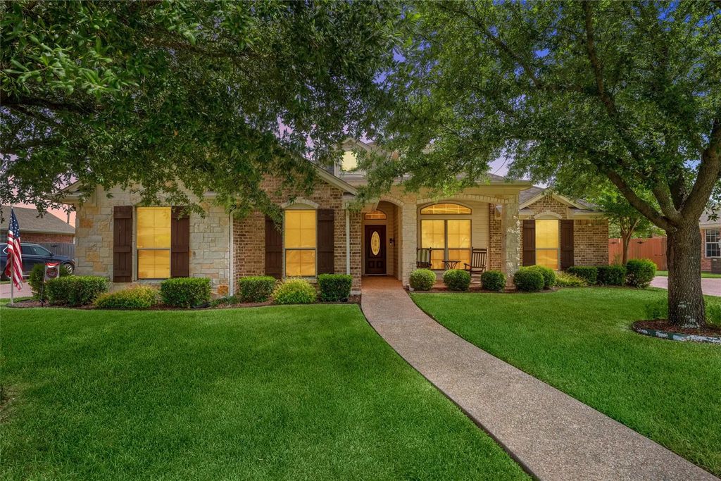208 Silver Spur Trail, McGregor