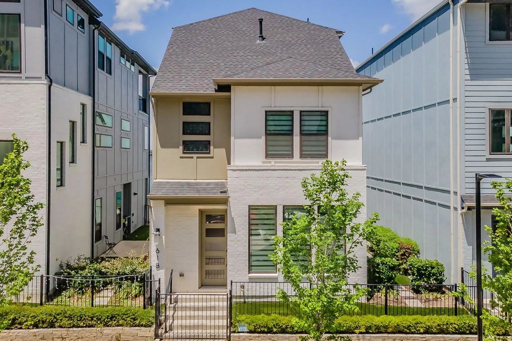 618 Winners Circle, Rowlett