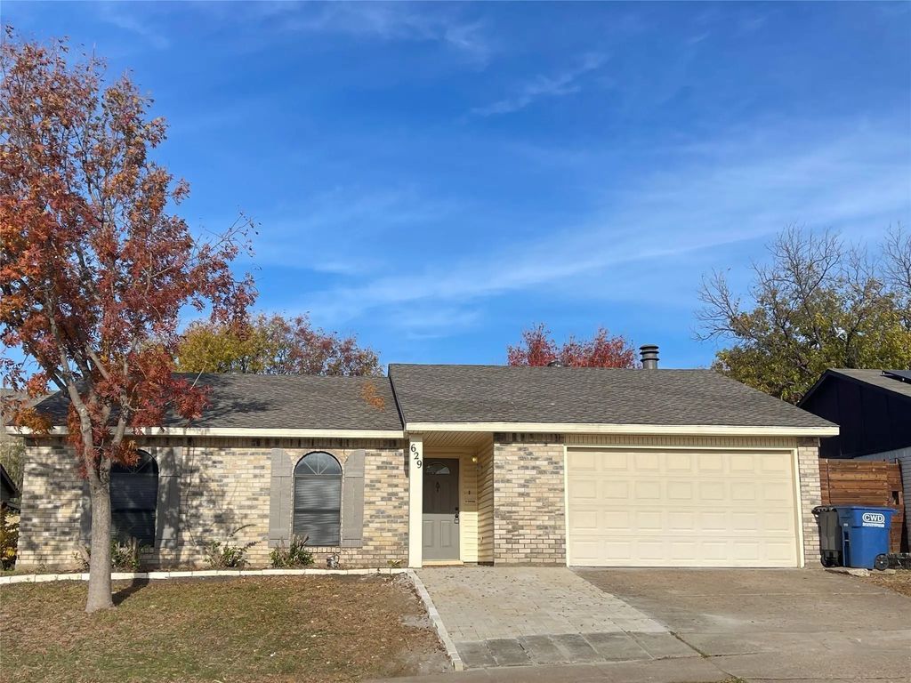 629 Wandering Way Drive, Allen