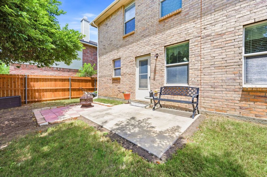 1828 Kittredge Way, Fort Worth