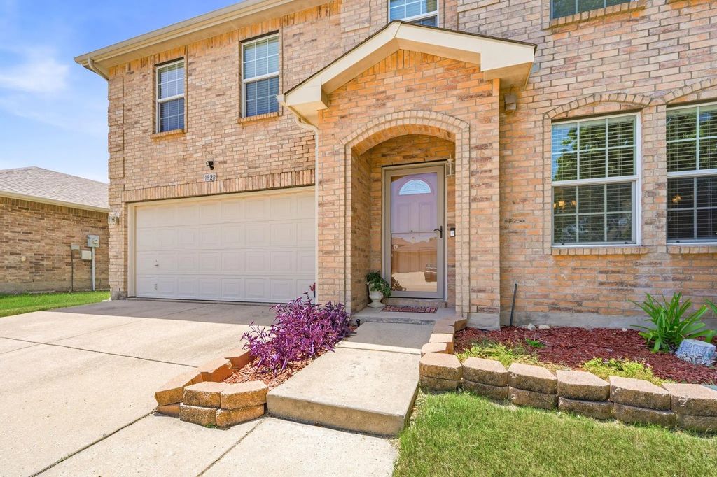 1828 Kittredge Way, Fort Worth