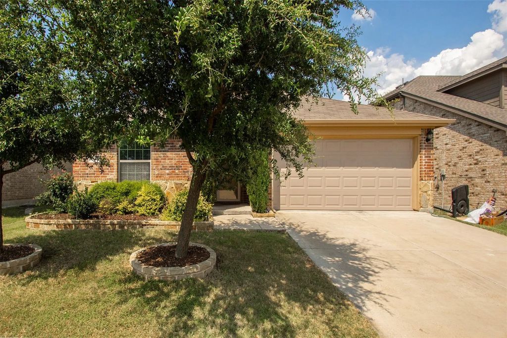 2314 Pontotoc Drive, Forney