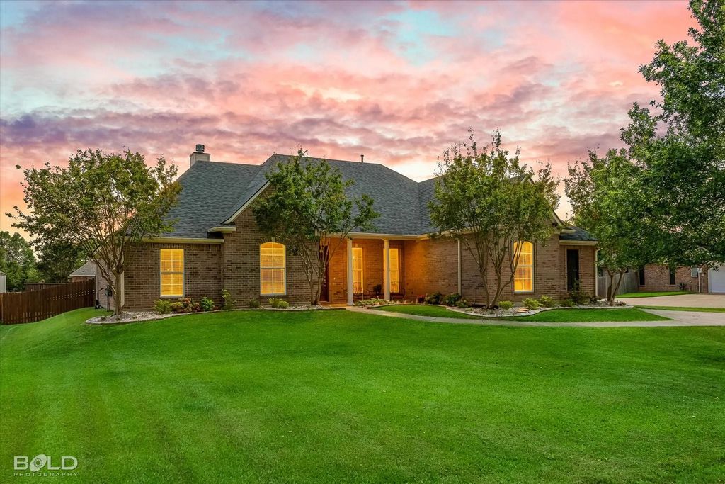 212 Woodrun Place, Bossier City