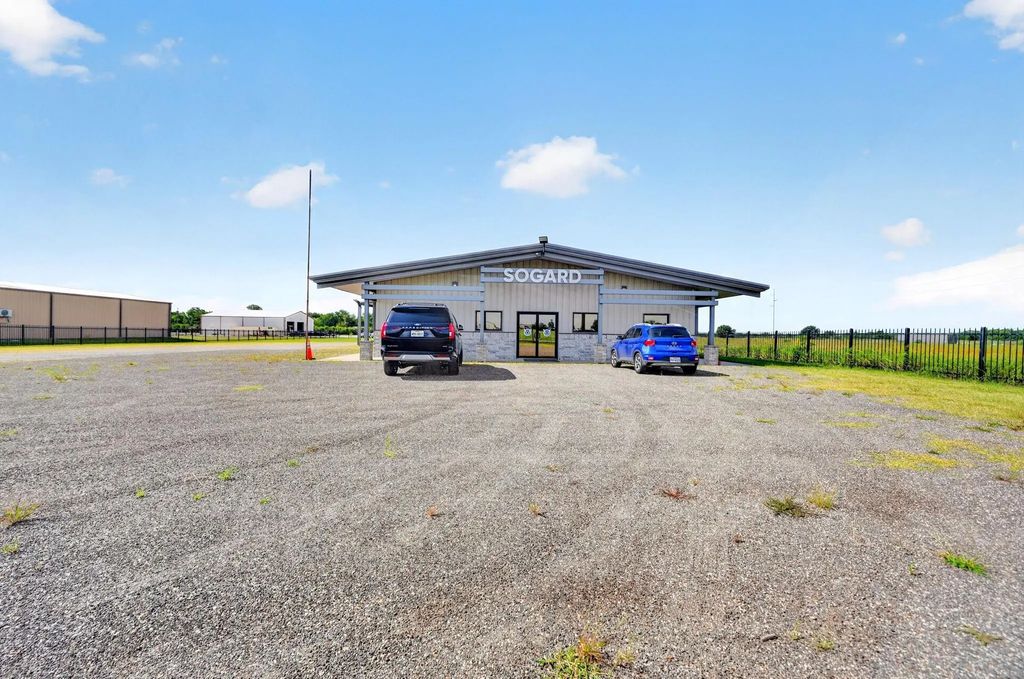 4612 County Road 2200, Greenville