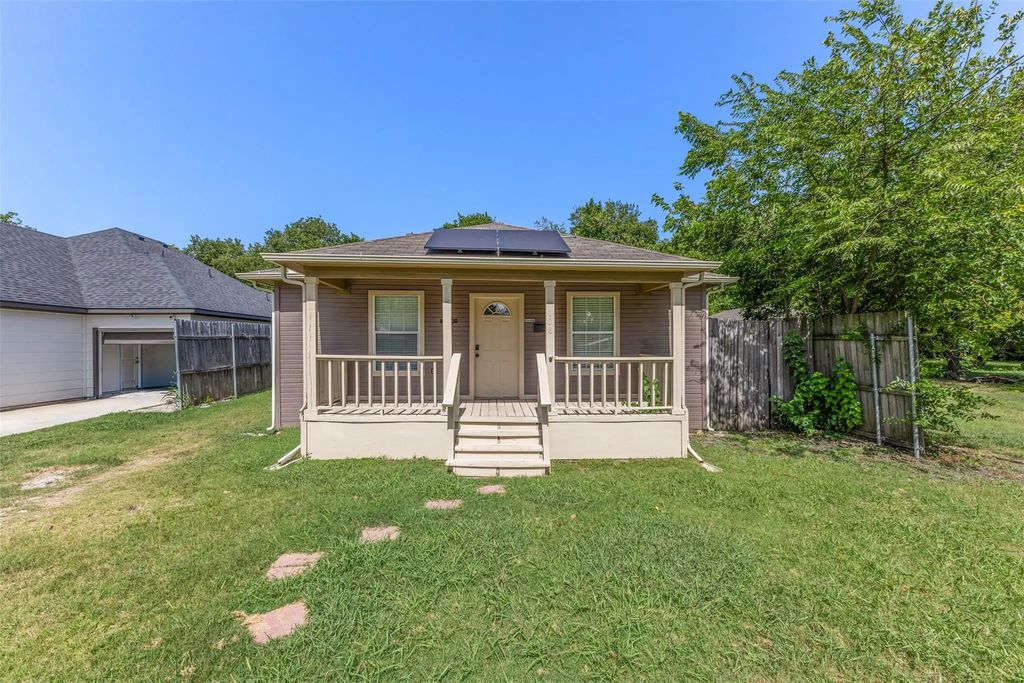 108 Cook Street, Waxahachie