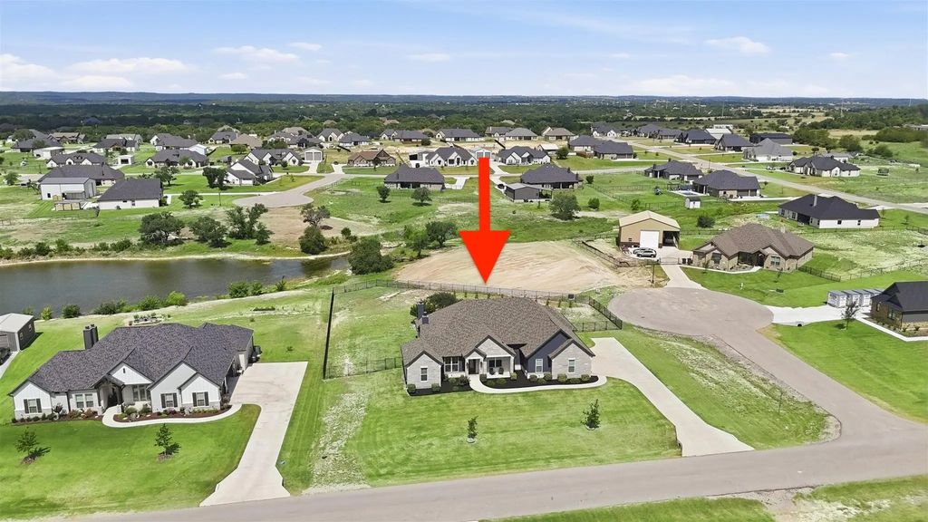 901 Medaris Way, Azle