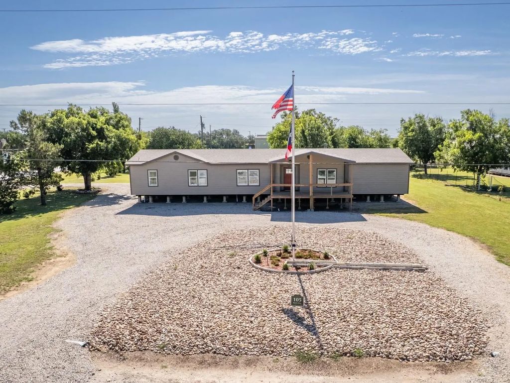 105 Boyett Drive, Brownwood