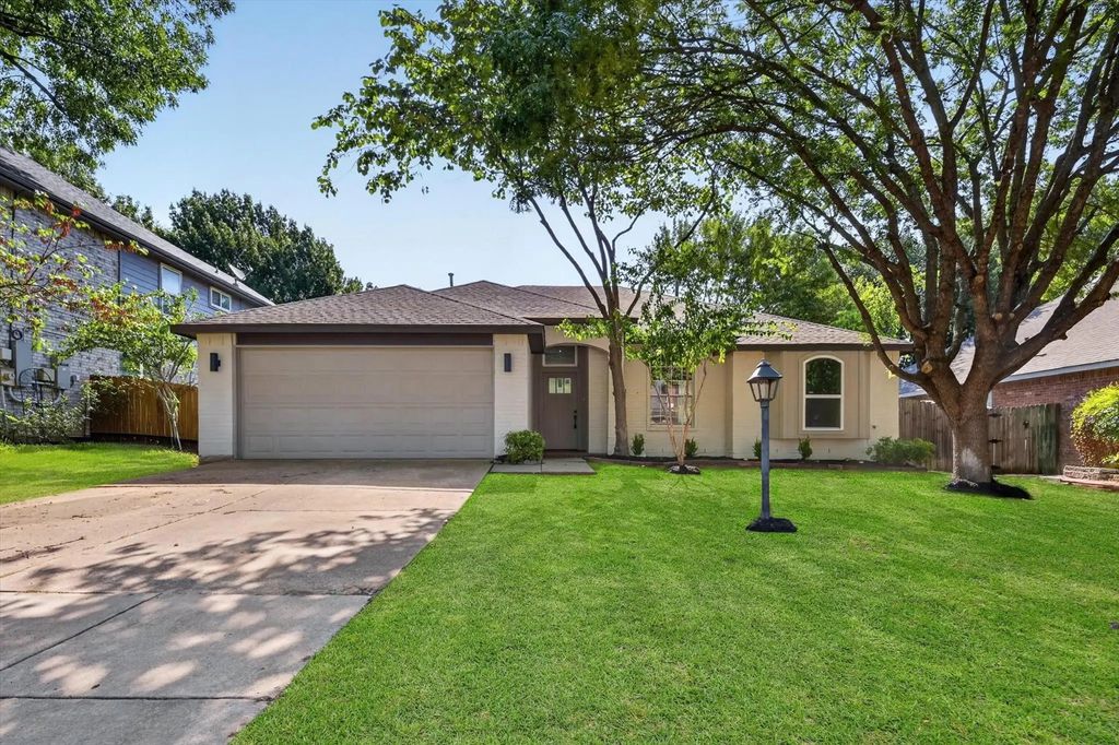 2116 Brooklake Street W, Denton