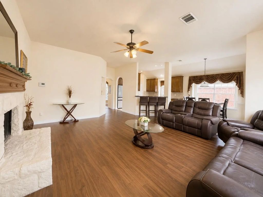 2201 Trickling Creek Drive, Garland