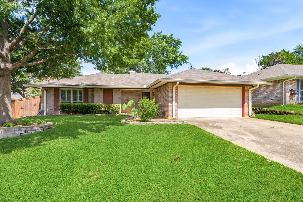 2507 Poppy Lane, Euless