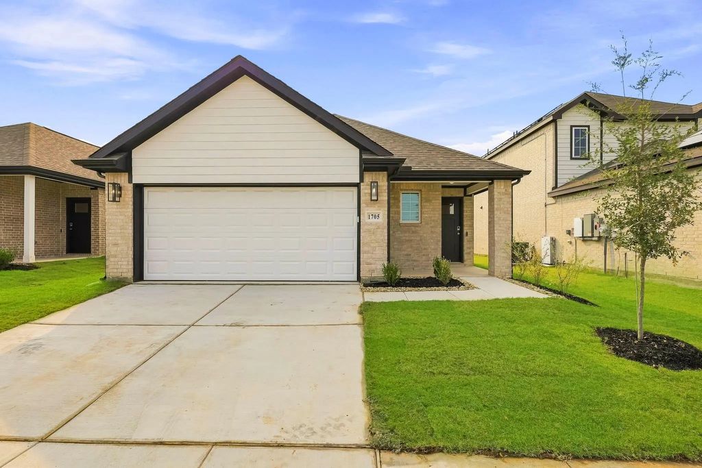 1705 Romans Road, Ennis