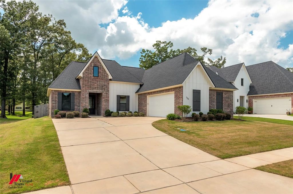 725 Julesburg Lane, Benton