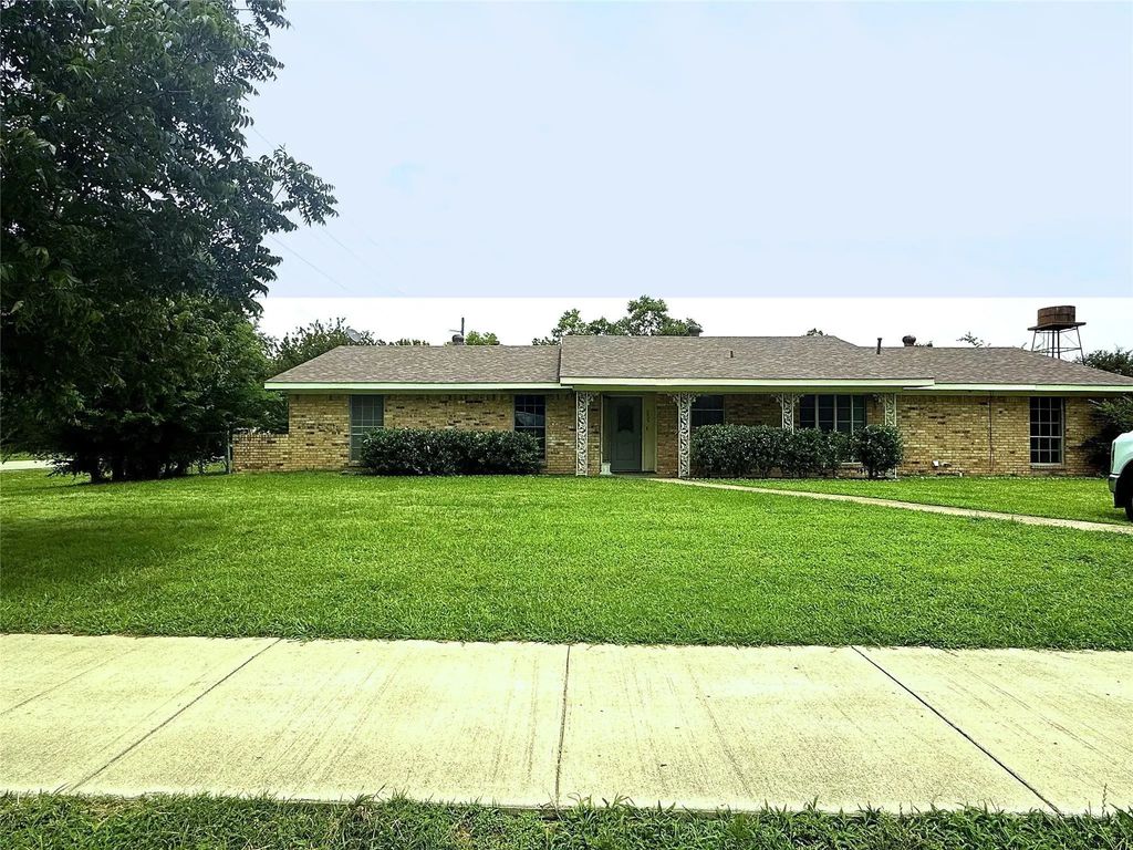 206 N Main Street, Edgewood